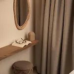 Théros Urban Retreats