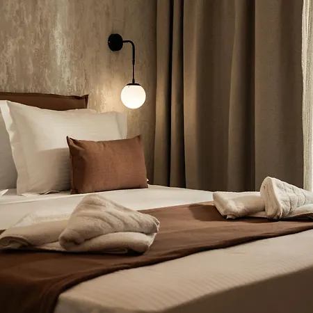 Théros Urban Retreats