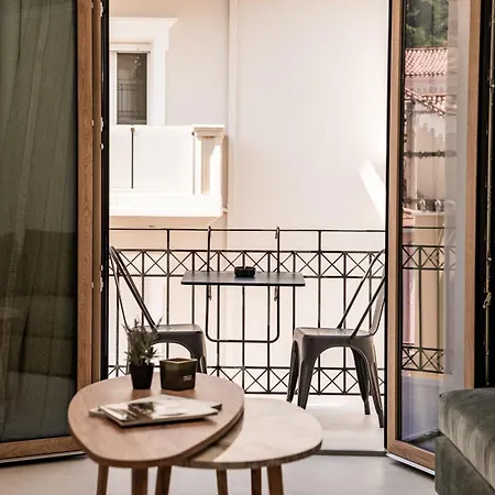 Theros Urban Retreats *