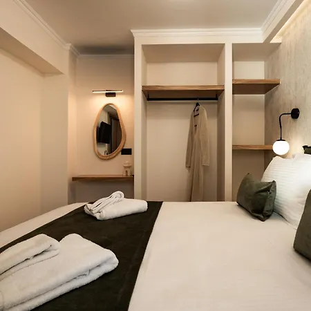 Theros Urban Retreats *