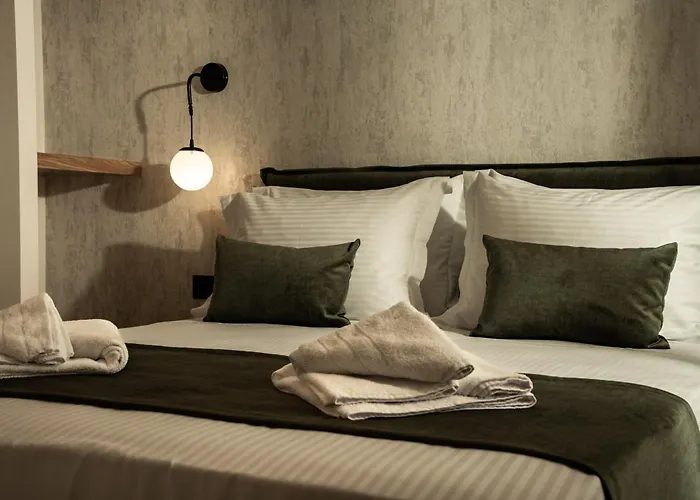 Theros Urban Retreats * Закинтос
