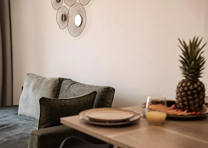 Theros Urban Retreats Апартаменты