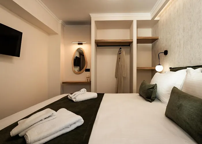 Theros Urban Retreats *