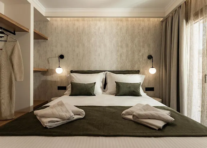 Theros Urban Retreats *